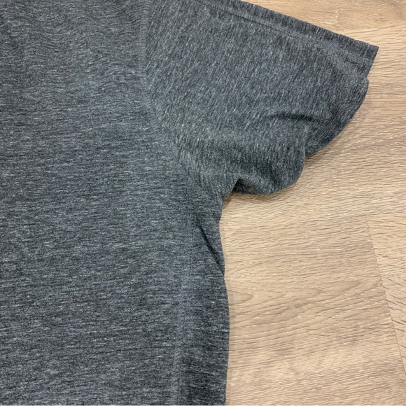 Hudson & Barrow - charcoal grey v-neck tee - Picture 4 of 4